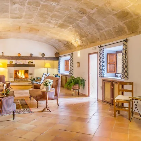 Historic House In Mallorca Up To 12 Guests