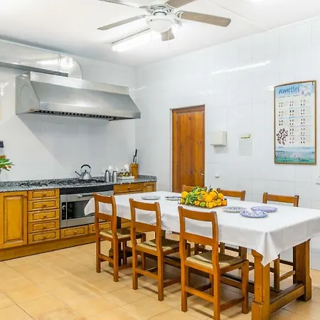 Historic House In Mallorca Up To 12 Guests