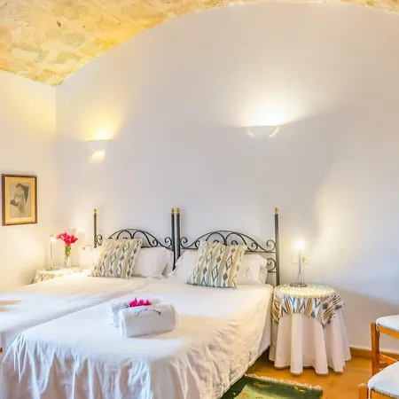 Villa Historic House In Mallorca Up To 12 Guests Andratx